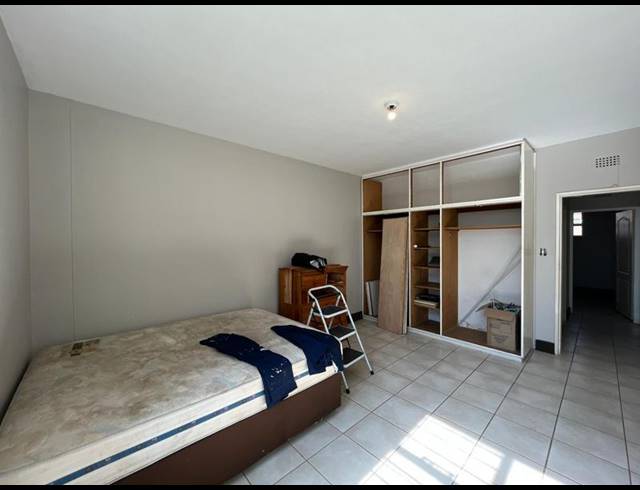 2 BEDROOM APARTMENT FOR SALE IN FLORIDA LAKE